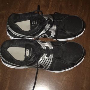 Black Nike shoes size 13